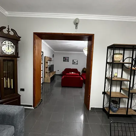 Treasure: Chic 2br-apartment 8min To Skanderbeg Place شقة *