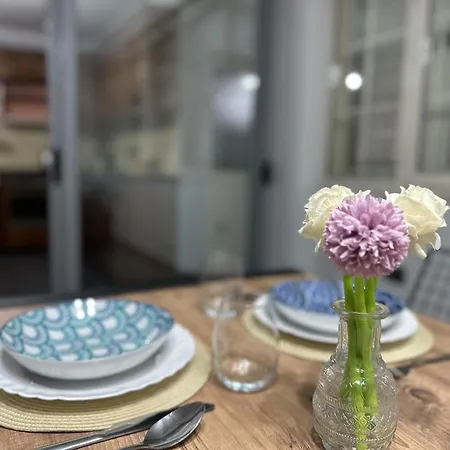 Treasure: Chic 2br-apartment 8min To Skanderbeg Place شقة تيرانا