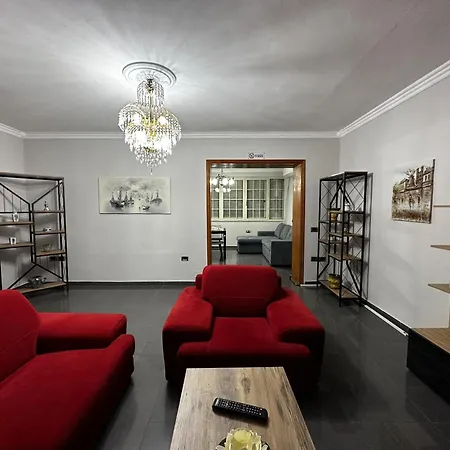 شقة Treasure: Chic 2br-apartment 8min To Skanderbeg Place تيرانا