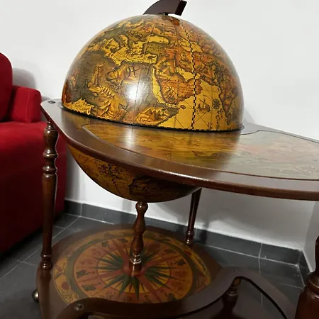 Treasure: Chic 2br-apartment 8min To Skanderbeg Place Daire