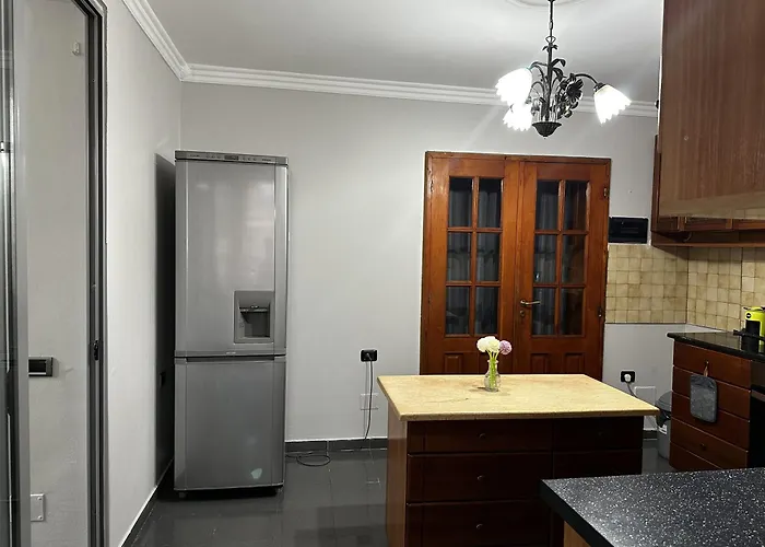 Treasure: Chic 2br-apartment 8min To Skanderbeg Place *