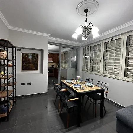 Treasure: Chic 2br-apartment 8min To Skanderbeg Place Appartamento Tirana