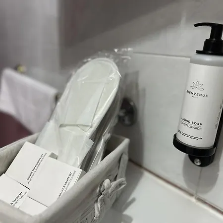 Treasure: Chic 2br-apartment 8min To Skanderbeg Place Appartamento Tirana