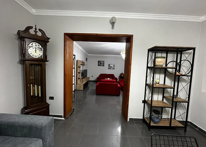 Treasure: Chic 2br-apartment 8min To Skanderbeg Place Apartment *