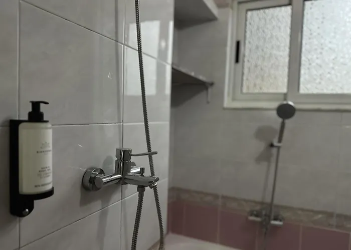 Treasure: Chic 2br-apartment 8min To Skanderbeg Place Tirana