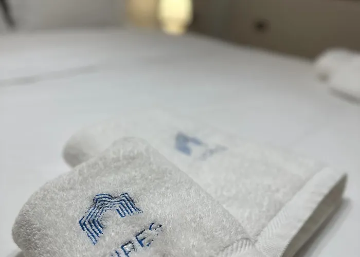 Treasure: Chic 2br-apartment 8min To Skanderbeg Place *