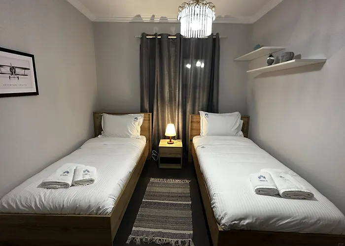 Treasure: Chic 2br-apartment 8min To Skanderbeg Place * Tirana