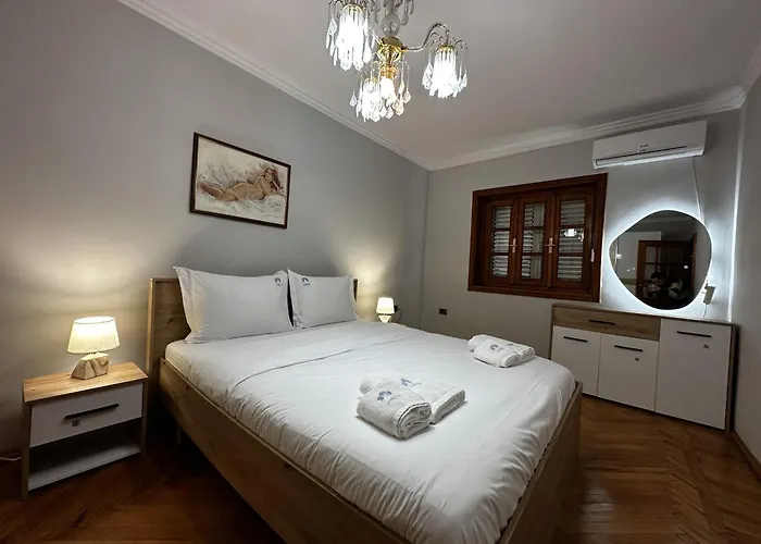 Apartamento Treasure: Chic 2br-apartment 8min To Skanderbeg Place