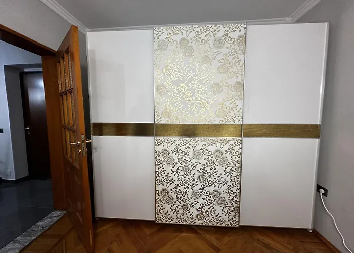 Treasure: Chic 2br-apartment 8min To Skanderbeg Place Apartment Tirana